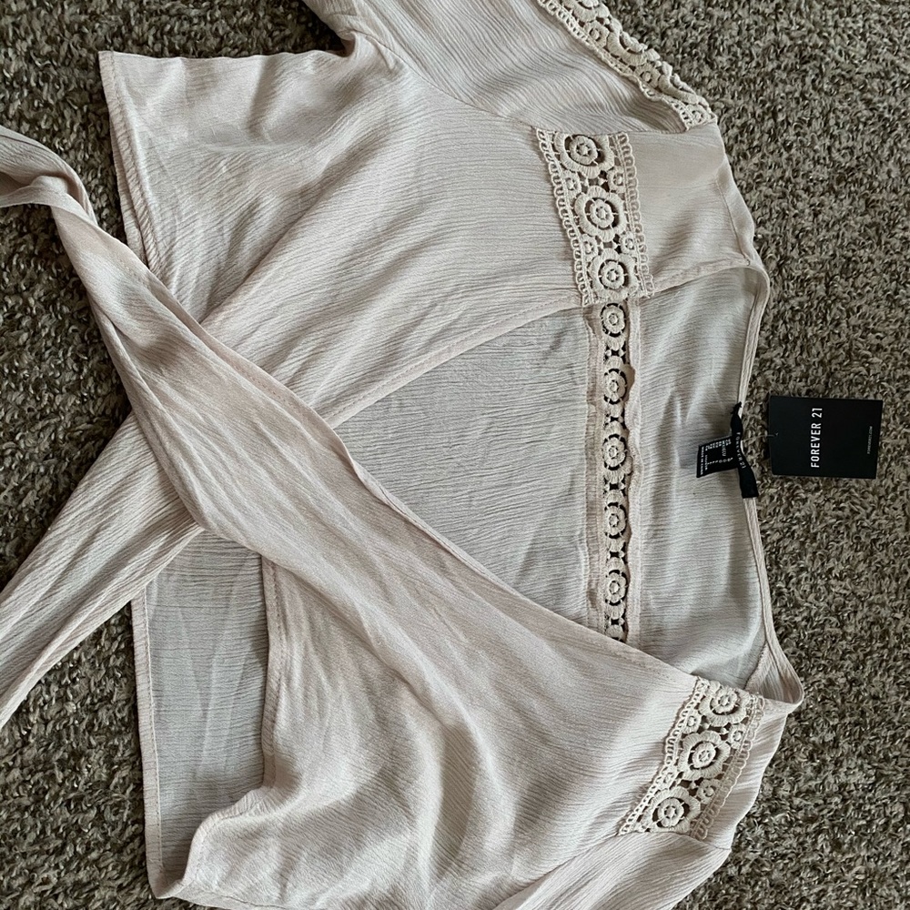 WOVEN TOP FROM FOREVER 21